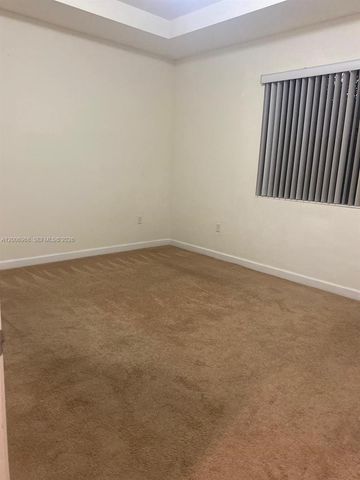 9228 W 33rd Way 9828, Hialeah, FL 33018