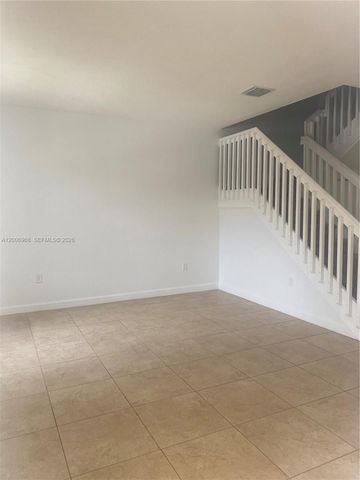 9228 W 33rd Way 9828, Hialeah, FL 33018