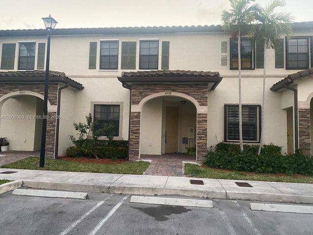 9228 W 33rd Way 9828, Hialeah, FL 33018
