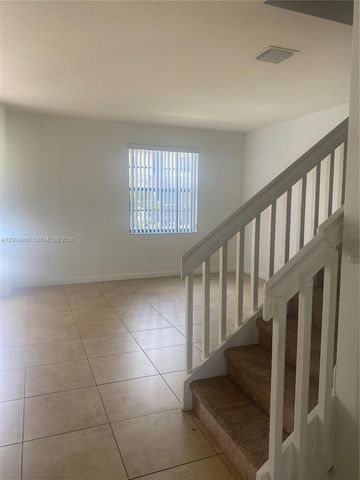 9228 W 33rd Way 9828, Hialeah, FL 33018
