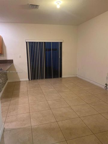 9228 W 33rd Way 9828, Hialeah, FL 33018