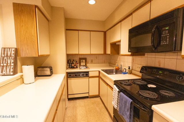 7 Prospect Street C17, Lake George, NY 12845