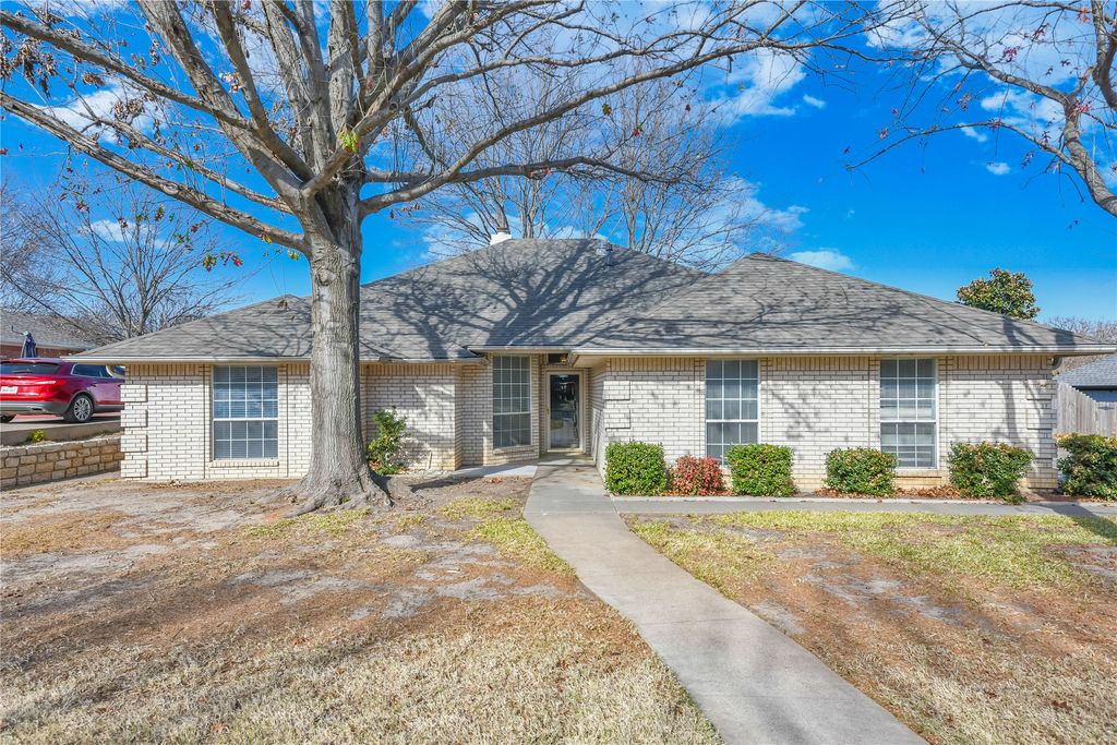 917 Jonathan Court, Weatherford, TX 76086