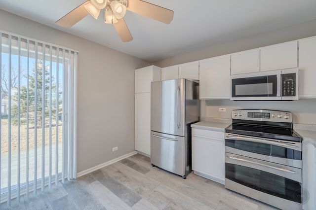 2722 Wilshire Court 2722, Aurora, IL 60502