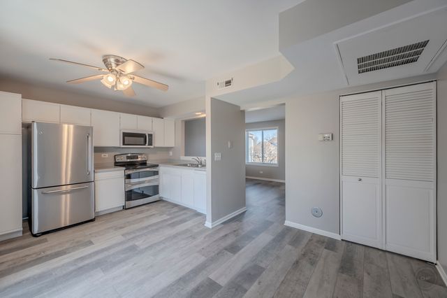 2722 Wilshire Court 2722, Aurora, IL 60502