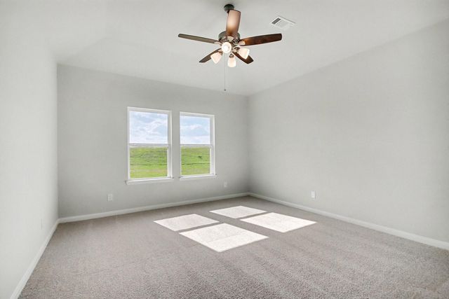 2000 Twin Lakes Boulevard, West Columbia, TX 77486