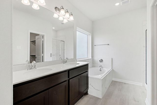 2000 Twin Lakes Boulevard, West Columbia, TX 77486