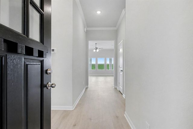 2000 Twin Lakes Boulevard, West Columbia, TX 77486