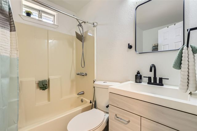 1428 Webberville RD 1&2, Austin, TX 78721