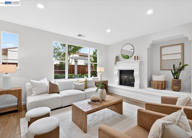 8148 Briar Oaks Dr, San Ramon, CA 94582