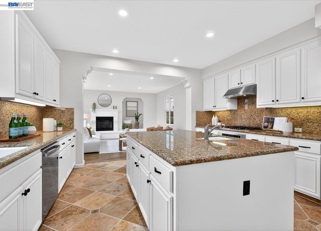 8148 Briar Oaks Dr, San Ramon, CA 94582