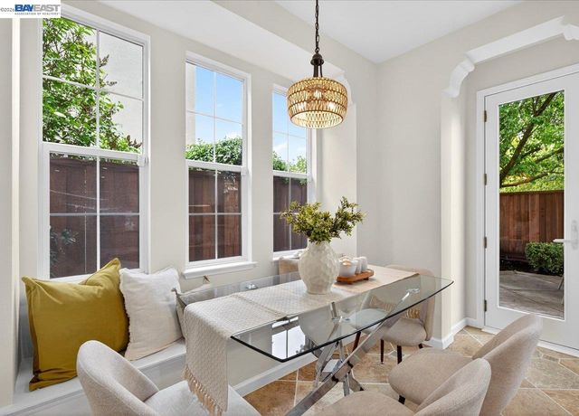 8148 Briar Oaks Dr, San Ramon, CA 94582