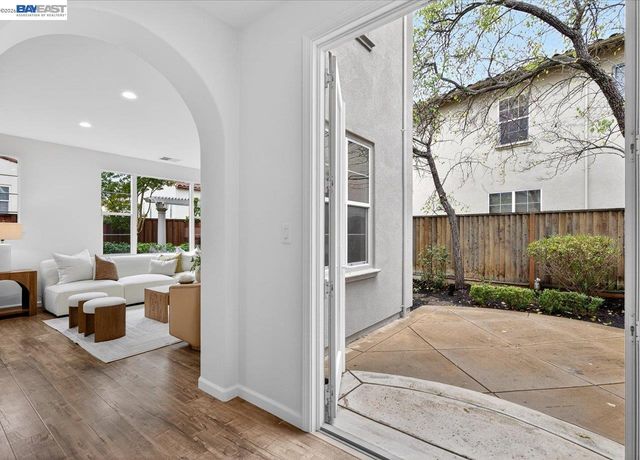 8148 Briar Oaks Dr, San Ramon, CA 94582