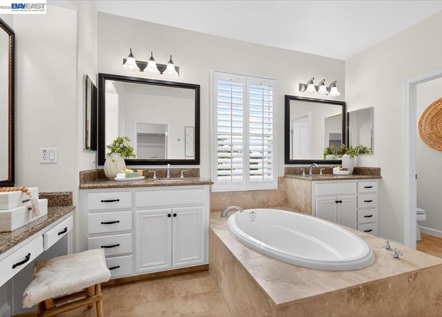 8148 Briar Oaks Dr, San Ramon, CA 94582