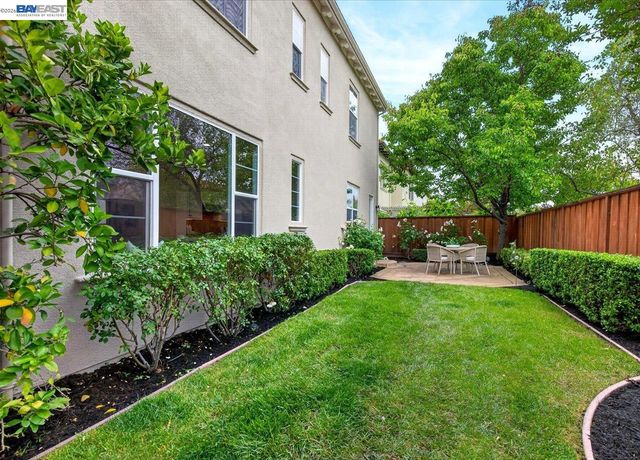 8148 Briar Oaks Dr, San Ramon, CA 94582