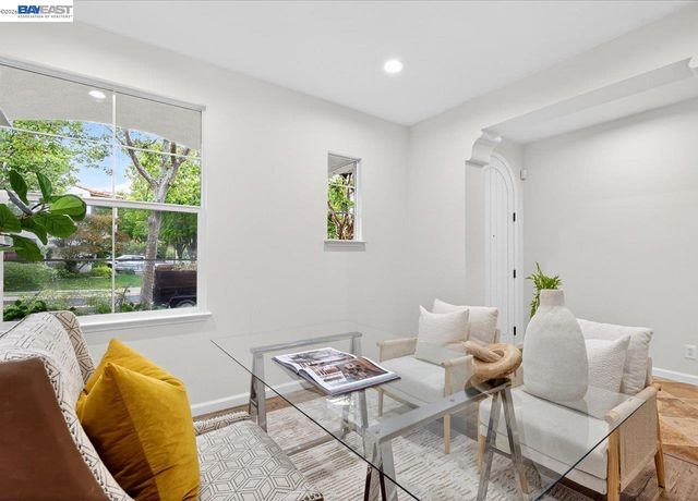 8148 Briar Oaks Dr, San Ramon, CA 94582