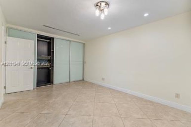 2016 NE 14th Ct 1, Fort Lauderdale, FL 33304