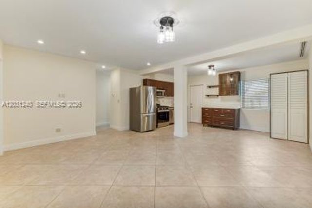 2016 NE 14th Ct 1, Fort Lauderdale, FL 33304