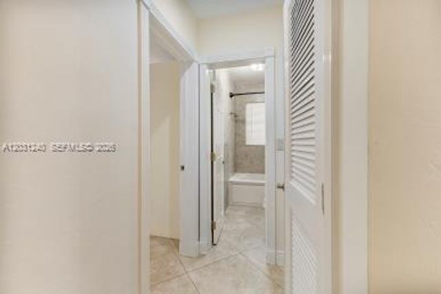 2016 NE 14th Ct 1, Fort Lauderdale, FL 33304