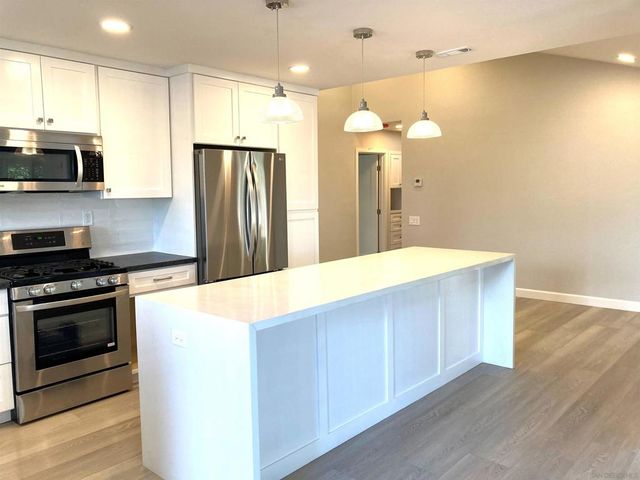 6152 Branting, San Diego, CA 92122