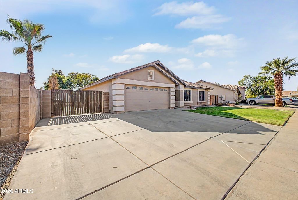 2228 S Banning Street, Gilbert, AZ 85295 — exterior