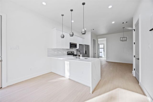 5222 Gold Street, Houston, TX 77026