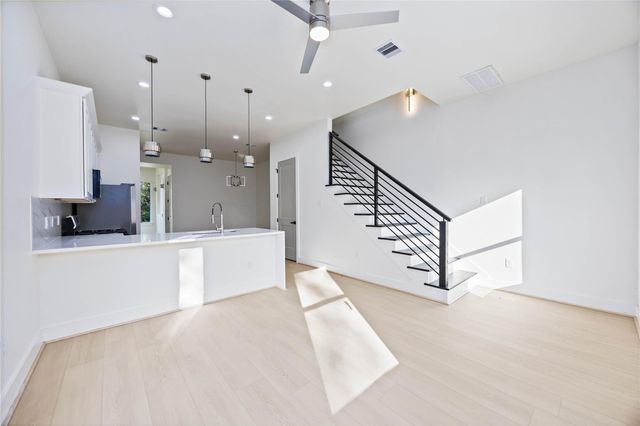 5222 Gold Street, Houston, TX 77026