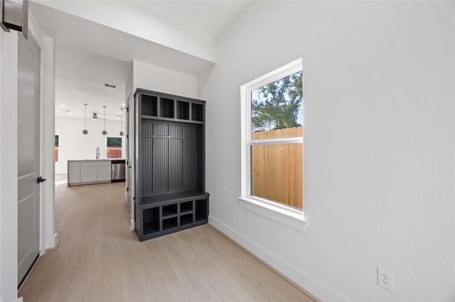 5222 Gold Street, Houston, TX 77026