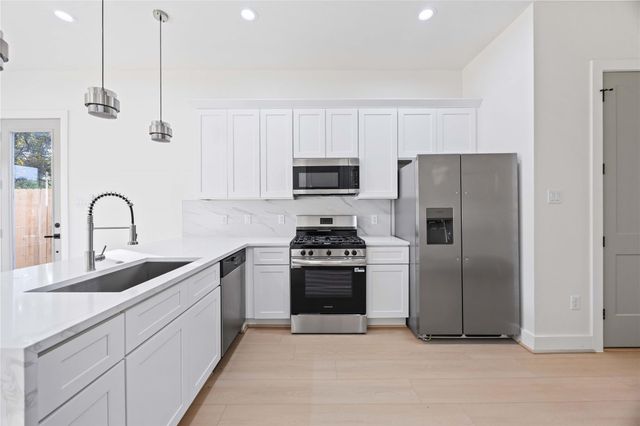 5222 Gold Street, Houston, TX 77026