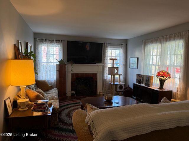 183 Eastview Cir, Shelbyville, KY 40065