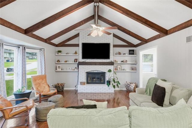 414 Kingsley Avenue, Liberty, MO 64068