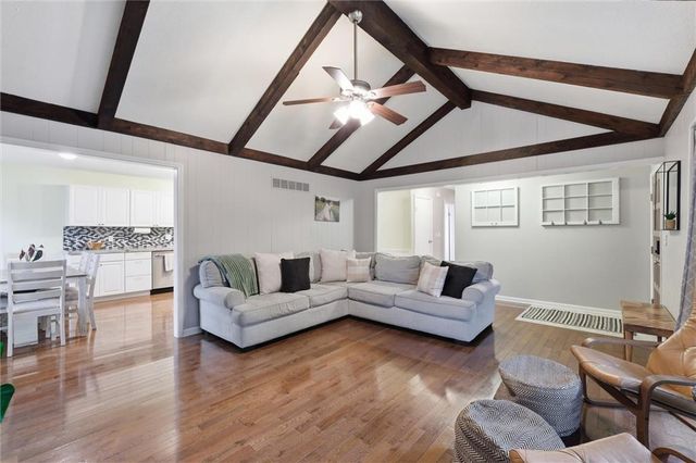 414 Kingsley Avenue, Liberty, MO 64068