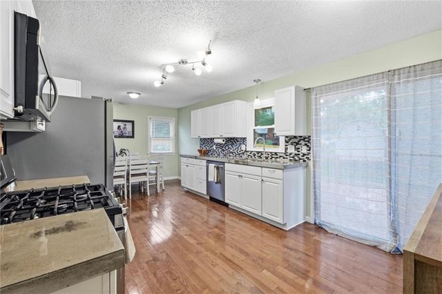 414 Kingsley Avenue, Liberty, MO 64068