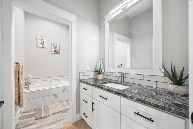 33812 Cantera Street, Kennewick, WA 99338