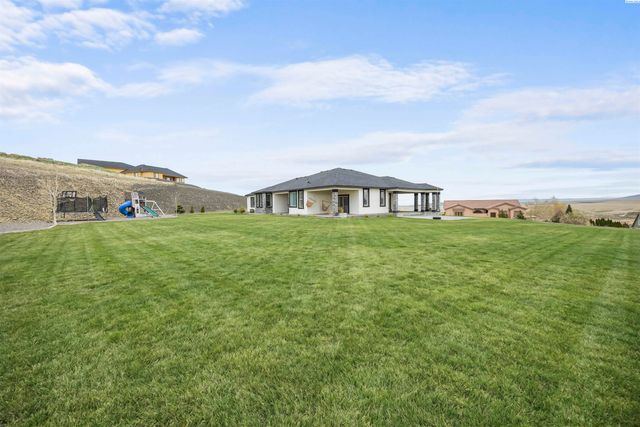 33812 Cantera Street, Kennewick, WA 99338