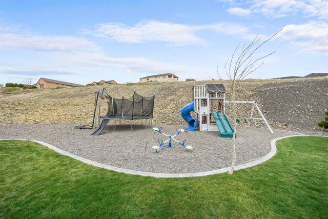 33812 Cantera Street, Kennewick, WA 99338