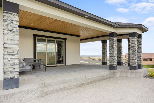 33812 Cantera Street, Kennewick, WA 99338