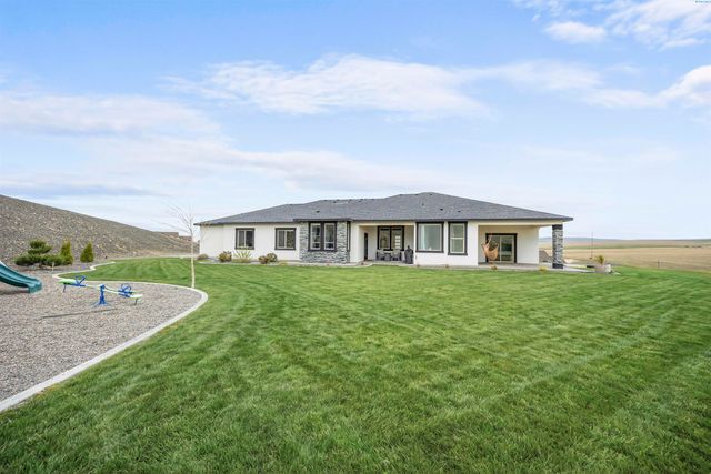 33812 Cantera Street, Kennewick, WA 99338