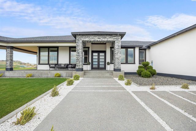 33812 Cantera Street, Kennewick, WA 99338