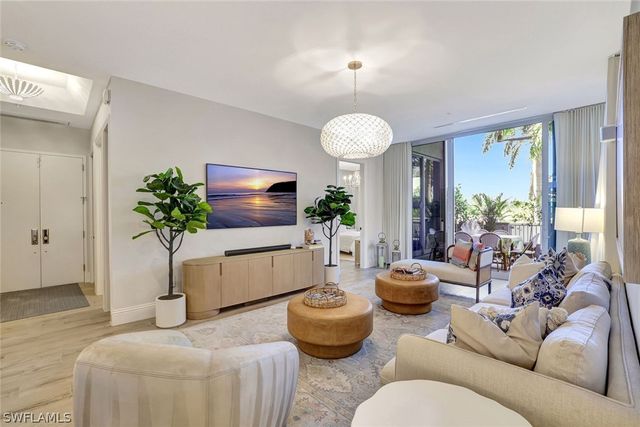 6849 Grenadier BLVD 105, Naples, FL 34108