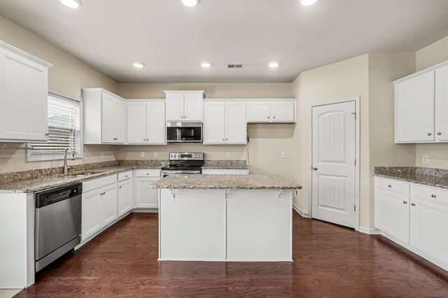 5000 Kendrick Dr, Spring Hill, TN 37174