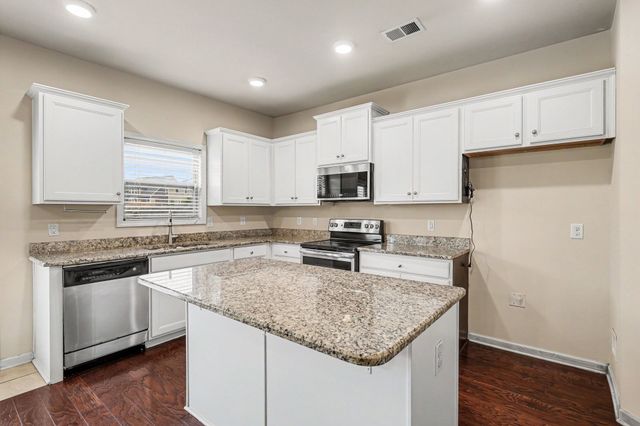 5000 Kendrick Dr, Spring Hill, TN 37174
