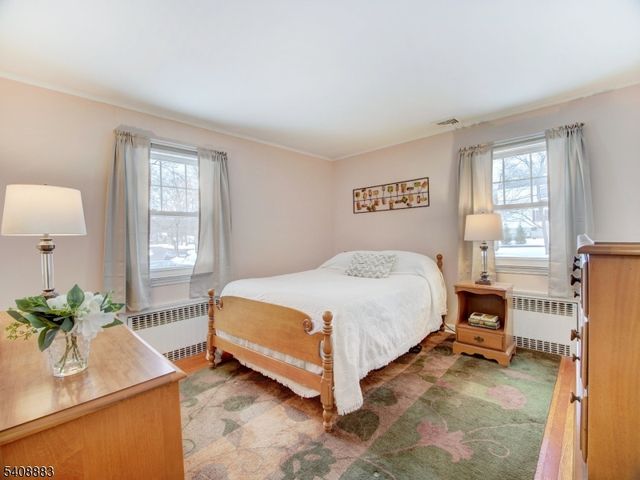 55 Watnong Dr, Morris Plains Boro, NJ 07950