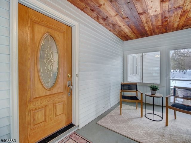 55 Watnong Dr, Morris Plains Boro, NJ 07950