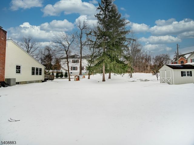 55 Watnong Dr, Morris Plains Boro, NJ 07950