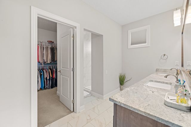 3910 Wildwood Court, Waukee, IA 50263
