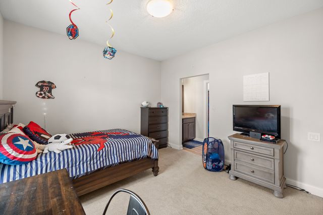3910 Wildwood Court, Waukee, IA 50263