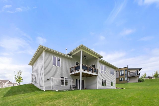 3910 Wildwood Court, Waukee, IA 50263