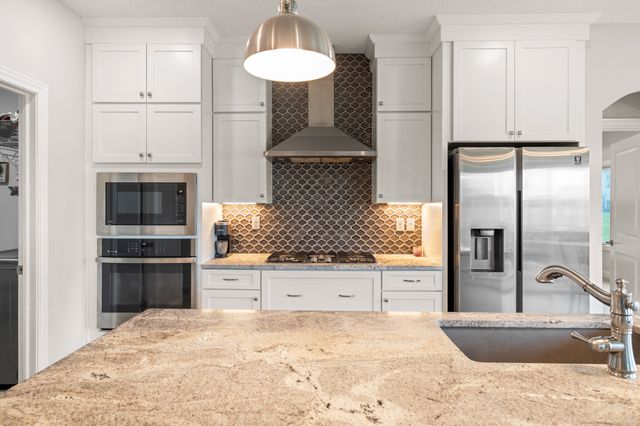 3910 Wildwood Court, Waukee, IA 50263