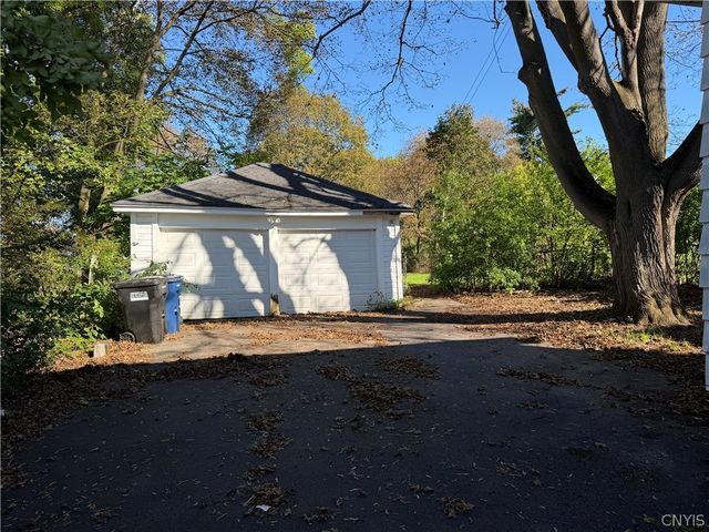 1317 Northcliffe Road, Syracuse, NY 13206